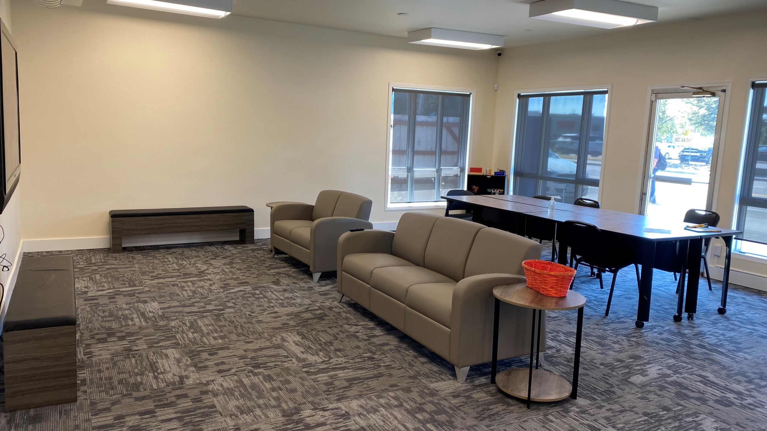 couches with table behind